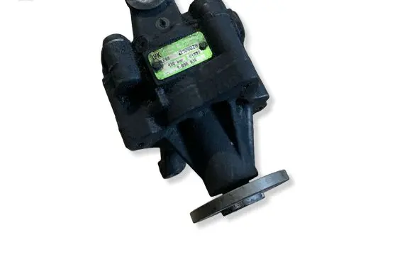 BMW 7 E38 Power steering pump 1096836 130BAR