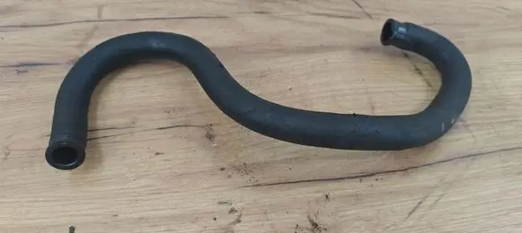 Volvo XC70 Engine coolant pipe/hose 