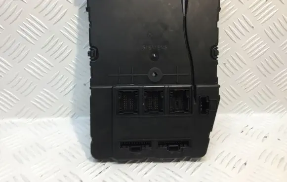 Renault Scenic III - Grand scenic III Central body control module 8200606828