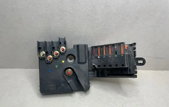 Mercedes-Benz E W211 Fuse module A2115460641