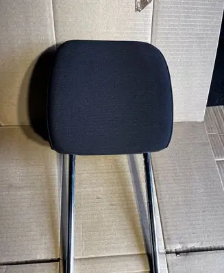 Hyundai Tucson TL Rear seat headrest braknumeruczci