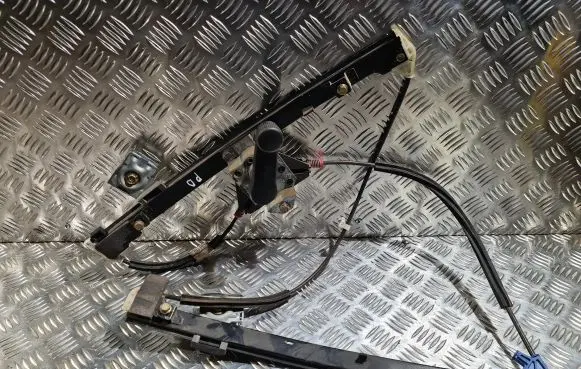 Volkswagen Caddy Front door window regulator with motor 