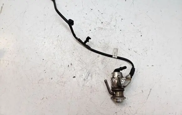 Volkswagen Touran III AdBlue injector 04L131113P