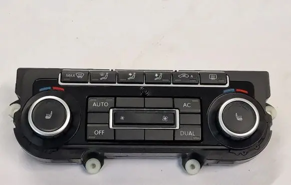 Volkswagen Golf VI Climate control unit 5K0907044BT