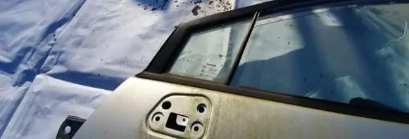 Toyota Corolla Verso AR10 Front door vent window glass four-door 