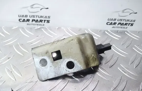 Opel Insignia A Other engine bay part