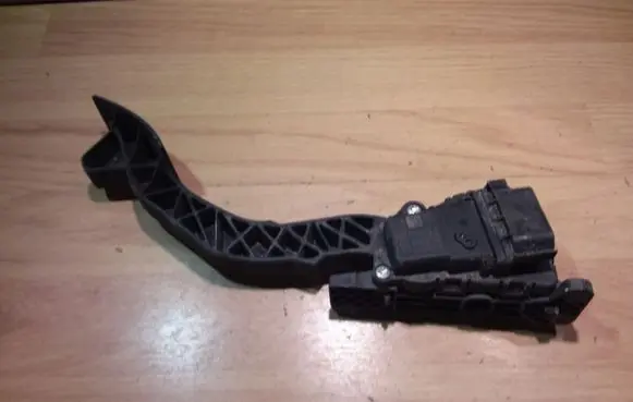 Volvo V50 Accelerator throttle pedal 4M519F836BH