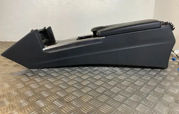 Mercedes-Benz E W212 Center console