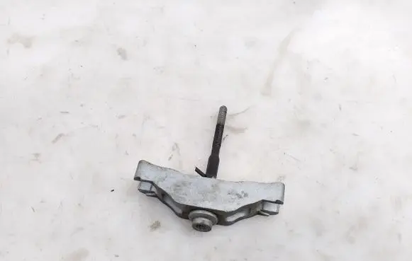 Seat Leon (5F) Fuel Injector clamp holder 03L216