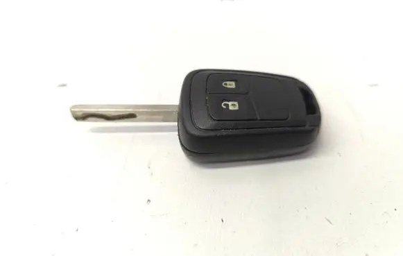 Opel Zafira C Ignition key/card 
