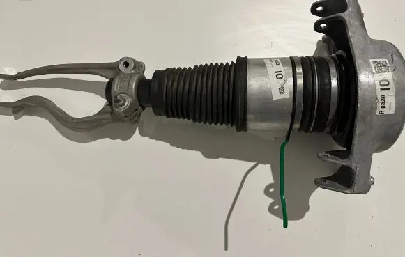 Porsche Macan (95B) Front shock absorber/damper 95B616039R