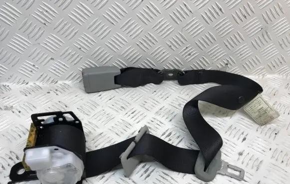 Lexus IS 220D-250-350 Middle seatbelt (rear) E40435027