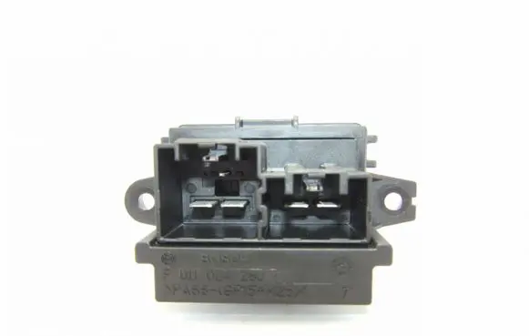 Opel Insignia A Heater blower fan relay 13503201