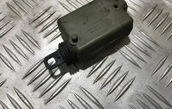 Peugeot 406 Central locking motor 