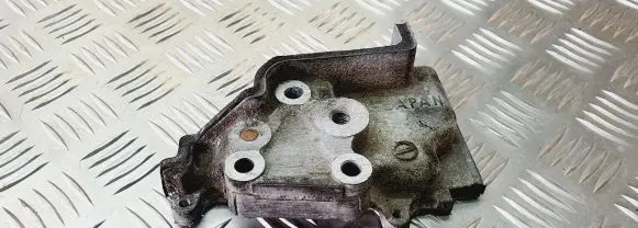 Subaru Forester SF Engine mounting bracket