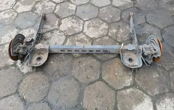 Renault Trafic II (X83) Rear axle beam 0566069
