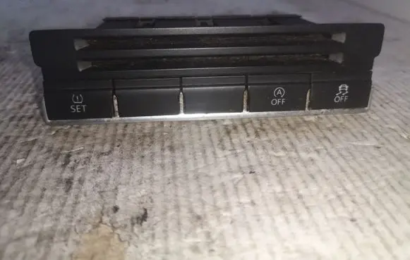 Volkswagen Tiguan ESP (stability program) switch 5N2927132AC