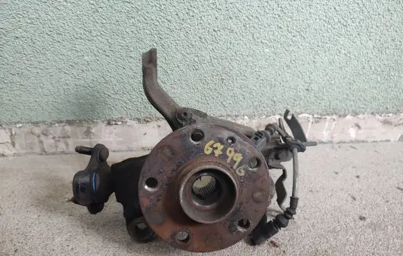 Volkswagen Golf VII Front wheel hub 5Q02560 FJ013