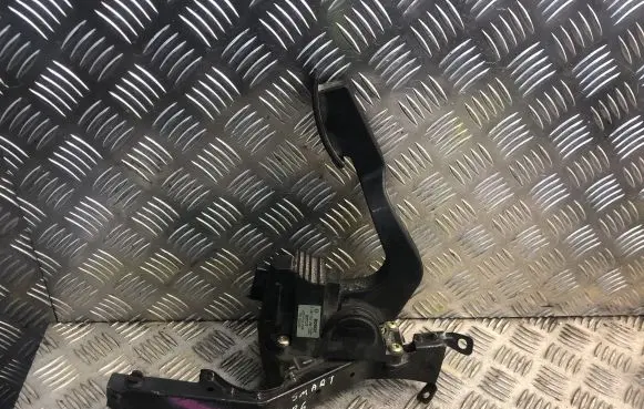Smart ForTwo I Accelerator throttle pedal 0007749V005