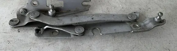Audi A4 S4 B6 8E 8H Tailgate/trunk/boot hinge 8E5827302C