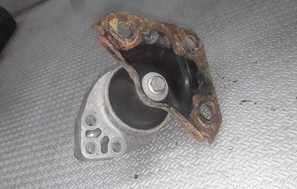 Mazda 2 Engine mount bracket 2S616F012