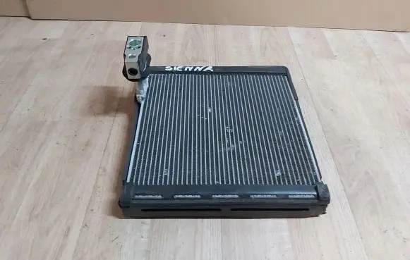 Toyota Sienna XL30 III Heater blower radiator
