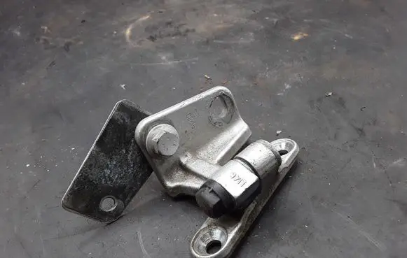 Mercedes-Benz A W169 Rear door upper hinge 454LIC4