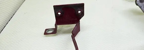 Land Rover Evoque II Fender mounting bracket K8d216e033aa