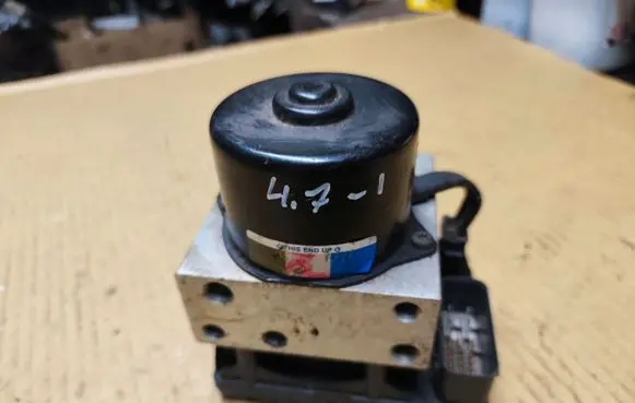 Jeep Grand Cherokee (WJ) ABS Pump 56041022AG