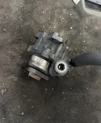 Audi A6 S6 C6 4F Power steering pump