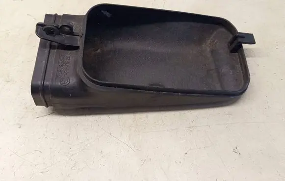 BMW 1 E81 E87 Air intake duct part 7797956