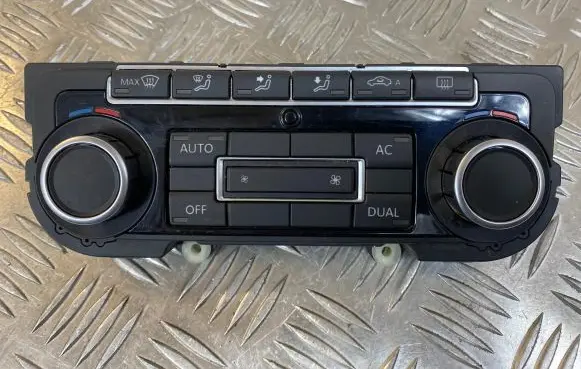 Volkswagen Golf VI Climate control unit 5K0907044AJ 5HB00974620 SW0303