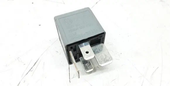 Audi A2 Other relay 8D0951253