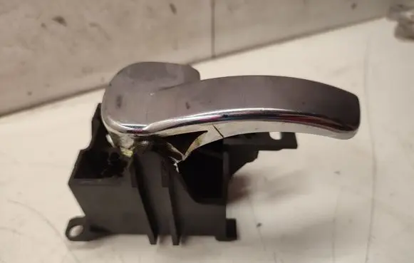Nissan Qashqai Front door interior handle