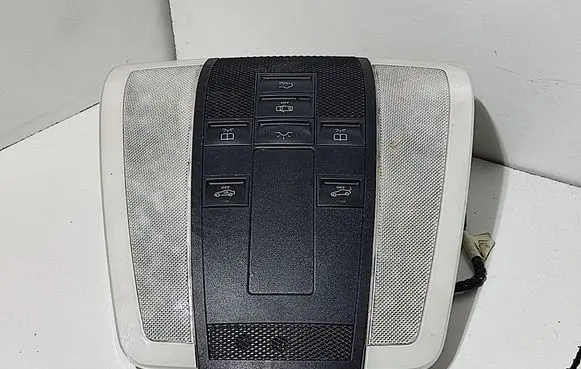 Mercedes-Benz C W204 Front seat light A2048208501 A2048702758