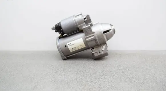 BMW 3 F30 F35 F31 Starter motor 8621839