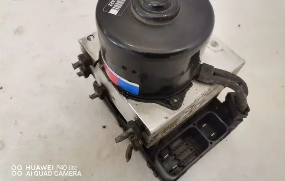 Jeep Grand Cherokee (WK) ABS Pump P56044300AC 25020410314