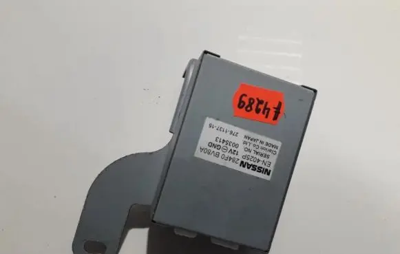 Nissan Juke I F15 Other control units/modules 284f0bv80a en-4025p