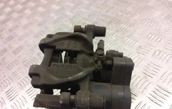 Ford Kuga II Rear brake caliper