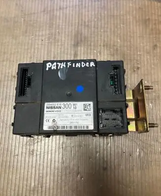 Nissan Pathfinder R51 Comfort/convenience module 284B2EB300 DB01752 5WK48935