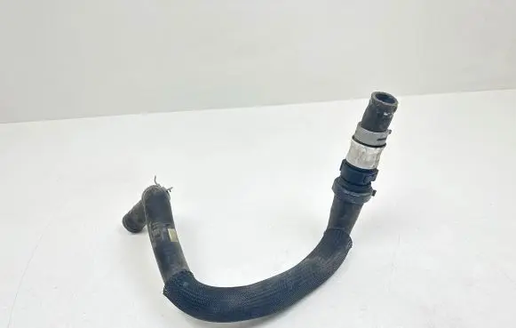Coolant pipe/hose