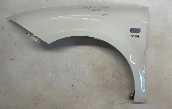 Seat Leon (1P) Fender 1P0821105