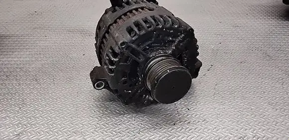 Volvo V70 Generator/alternator 0121715008