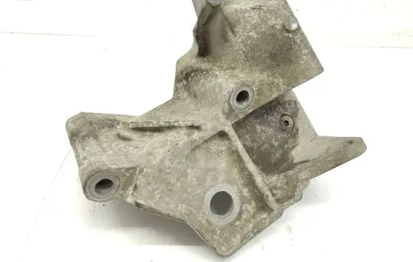 Volvo S80 Engine mounting bracket 6G926P096