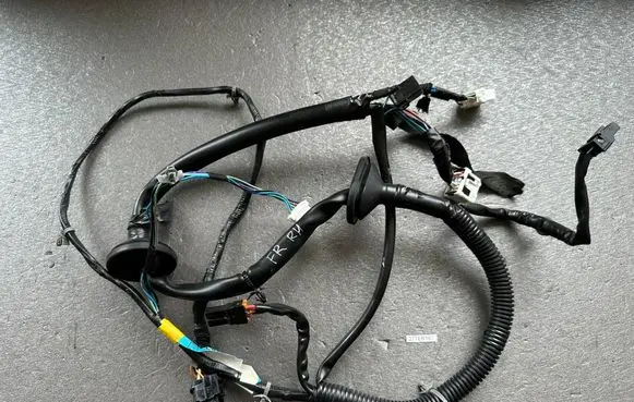 Nissan Terrano Front door wiring loom 241250X801