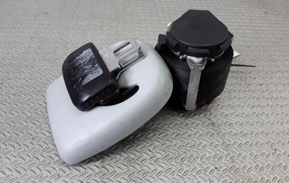 Ford Galaxy Middle seatbelt (rear) 