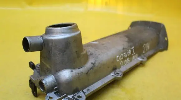 Rocker cam cover