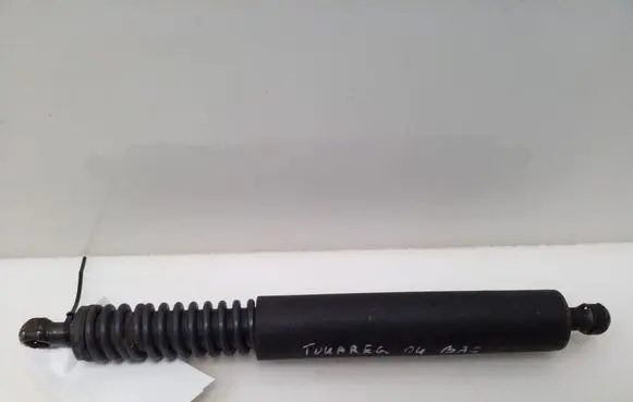 Volkswagen Touareg I Tailgate strut 7L6827550