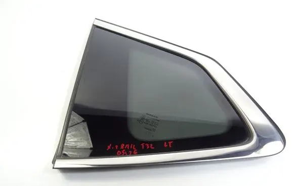 Nissan X-Trail T32 Rear side window 
