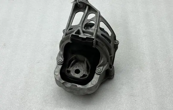 Audi A6 S6 C8 4K Engine mount bracket 4M0199371B